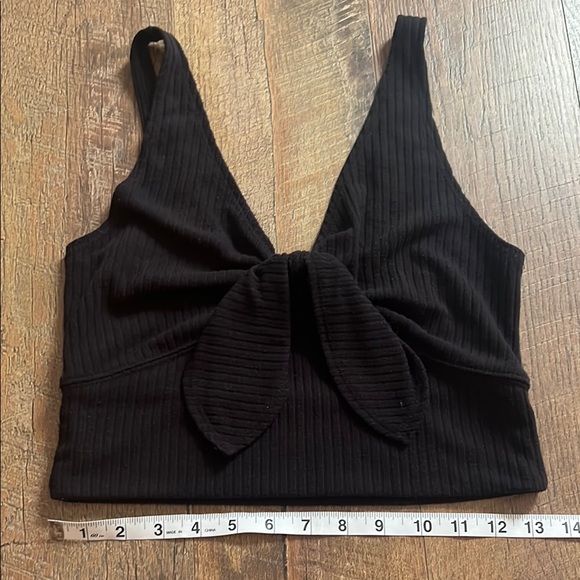 Black Ribbed Knot Front Top - Picture 3 of 6
